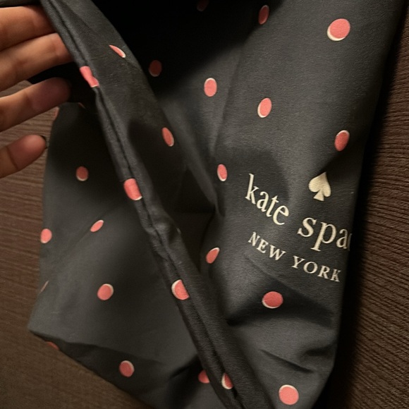 Kate spade GINORMOUS tote bag. GUC - Picture 3 of 4